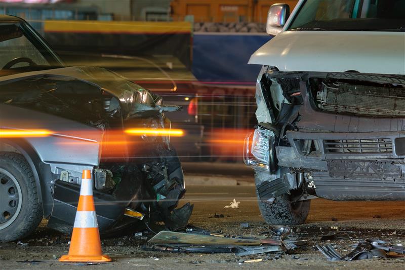 Accidentes de Colisión Lateral (T-Bone): Determinando la Culpa y Buscando Compensación